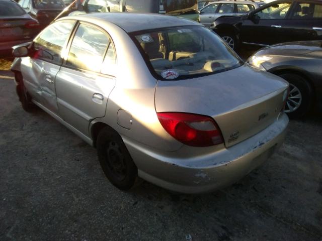 KNADC123226126928 - 2002 KIA RIO SILVER photo 3