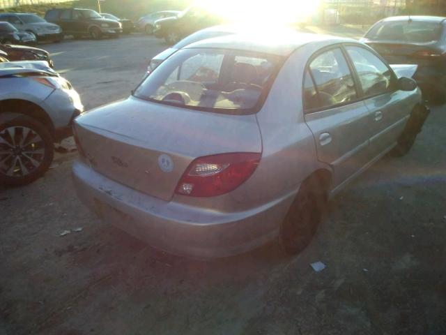 KNADC123226126928 - 2002 KIA RIO SILVER photo 4