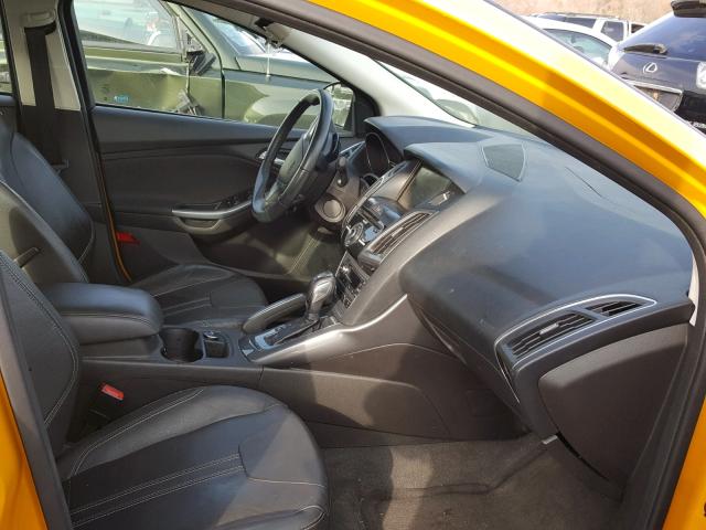 1FAHP3J2XCL148701 - 2012 FORD FOCUS TITA YELLOW photo 5