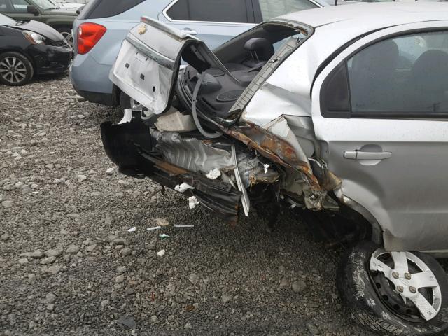 KL1TD5DE1BB163520 - 2011 CHEVROLET AVEO LS SILVER photo 9