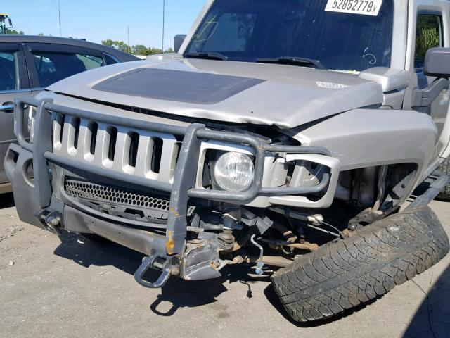 5GTDN13E178103772 - 2007 HUMMER H3 TAN photo 9