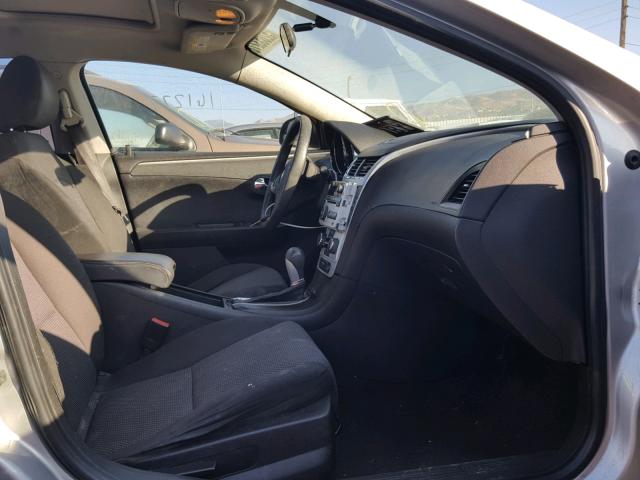 1G1ZC5EB4AF210730 - 2010 CHEVROLET MALIBU 1LT SILVER photo 5