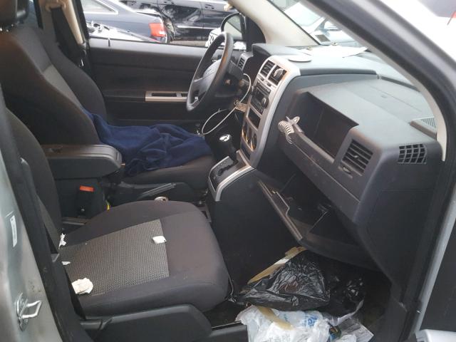 1J8FF47W08D786955 - 2008 JEEP COMPASS SP 银色 照片 5