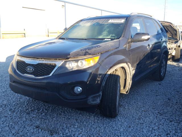 5XYKT4A22DG365366 - 2013 KIA SORENTO LX CHARCOAL photo 2