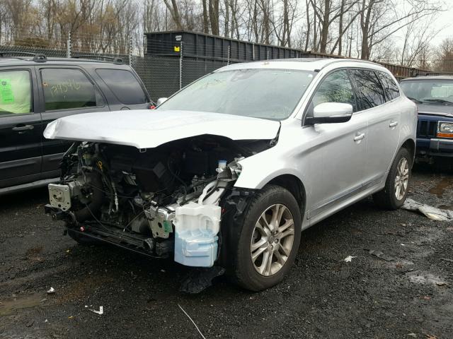 YV4612RKXG2853024 - 2016 VOLVO XC60 T5 SILVER photo 2