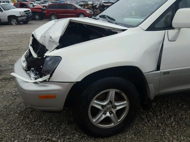 JTJGF10U030164176 - 2003 LEXUS RX 300 WHITE photo 9