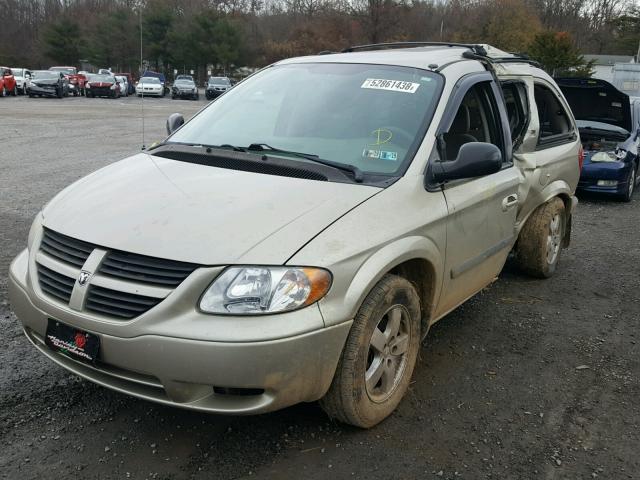 1D4GP45R65B161489 - 2005 DODGE CARAVAN SX TAN photo 2