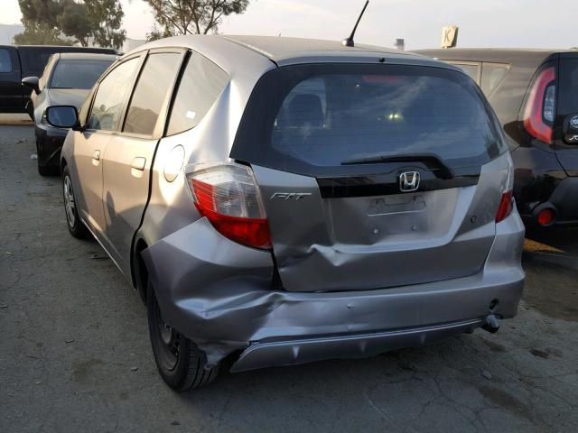 JHMGE88279S016040 - 2009 HONDA FIT GRAY photo 3