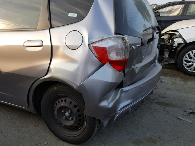 JHMGE88279S016040 - 2009 HONDA FIT GRAY photo 9