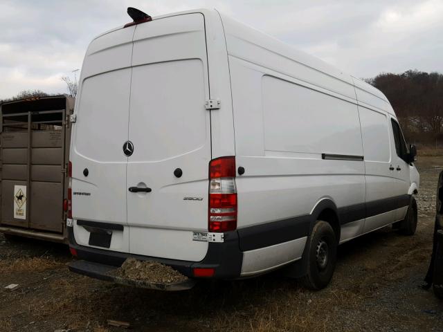 WD3PE8CDXHP406295 - 2017 MERCEDES-BENZ SPRINTER 2 WHITE photo 4