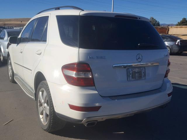 4JGBB8GB0AA600212 - 2010 MERCEDES-BENZ ML 350 4MA WHITE photo 3