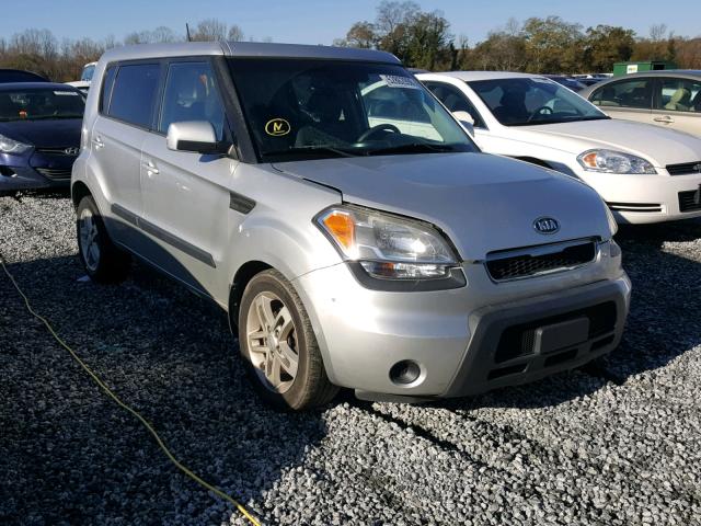 KNDJT2A21B7704662 - 2011 KIA SOUL + SILVER photo 1