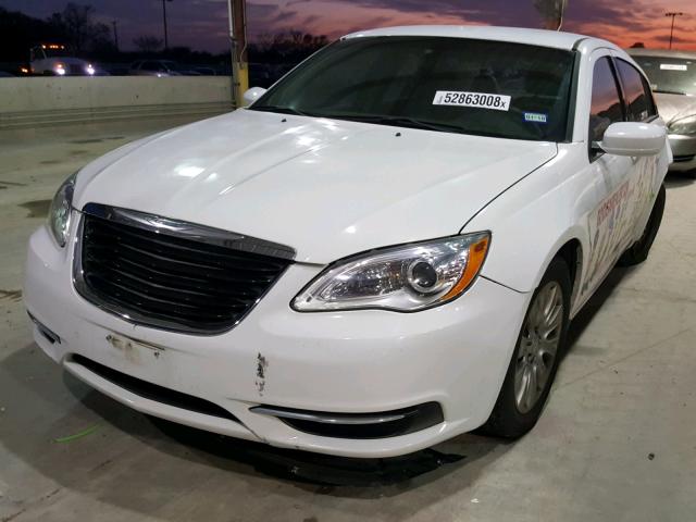 1C3CCBAB8DN642141 - 2013 CHRYSLER 200 LX WHITE photo 2