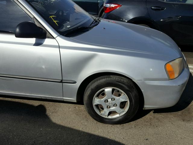 KMHCF35G42U207257 - 2002 HYUNDAI ACCENT L SILVER photo 9