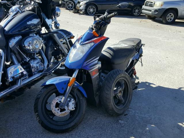 LC2U6A030JC000965 - 2018 KYMCO USA INC AGILITY 50 BLUE photo 2