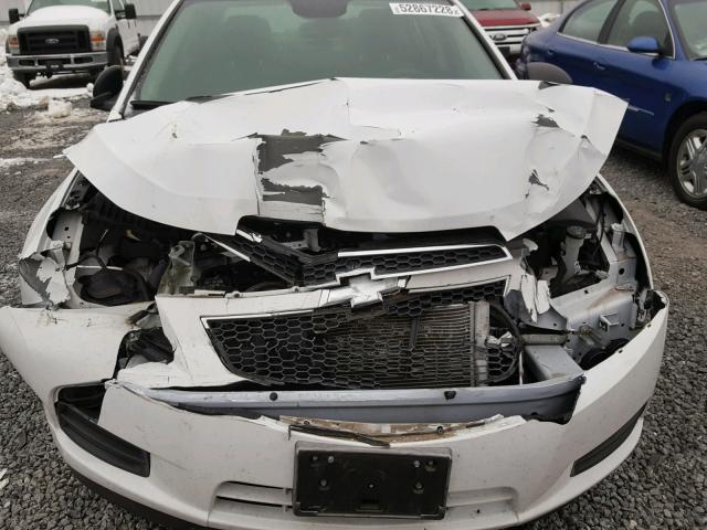 1G1PA5SG1D7111083 - 2013 CHEVROLET CRUZE LS WHITE photo 7