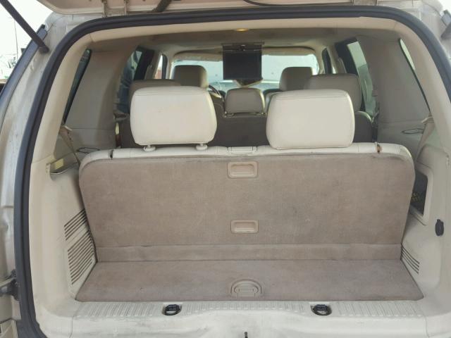 5LMEU68H04ZJ36100 - 2004 LINCOLN AVIATOR 棕色 照片 9