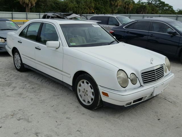 WDBJF25HXXA763076 - 1999 MERCEDES-BENZ E 300TD WHITE photo 1