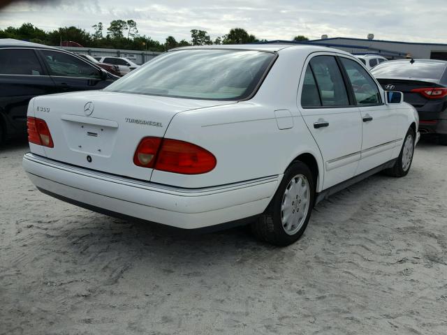 WDBJF25HXXA763076 - 1999 MERCEDES-BENZ E 300TD WHITE photo 4