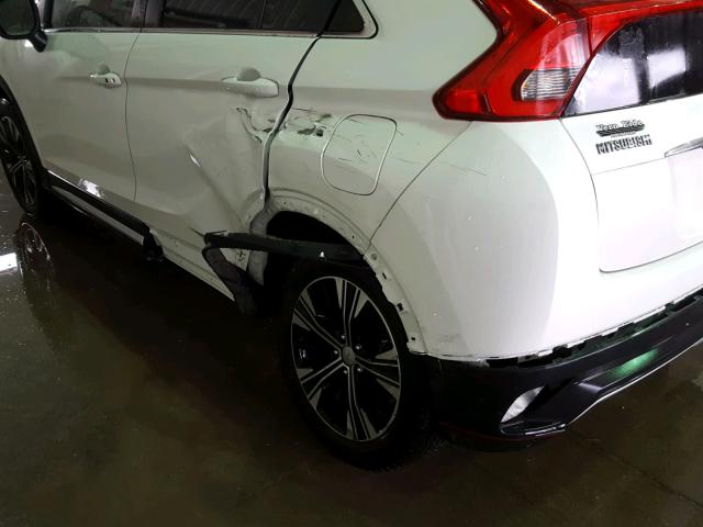 JA4AT5AA2JZ047439 - 2018 MITSUBISHI ECLIPSE CR WHITE photo 9