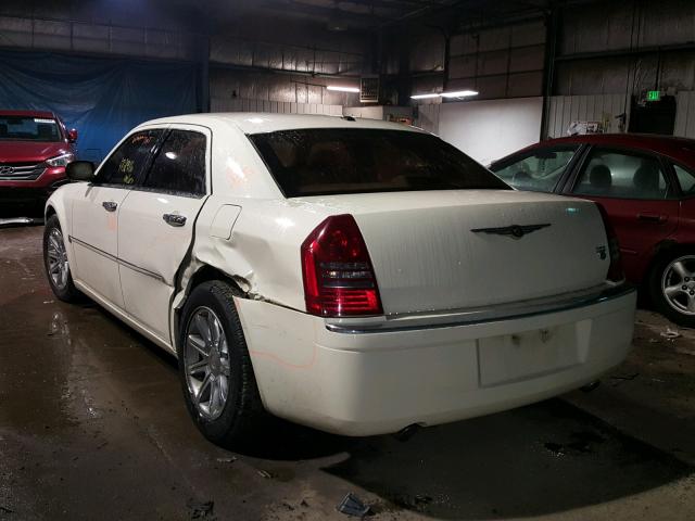 2C3KA63H26H527637 - 2006 CHRYSLER 300C CREAM photo 3