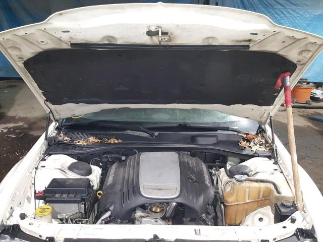 2C3KA63H26H527637 - 2006 CHRYSLER 300C CREAM photo 7