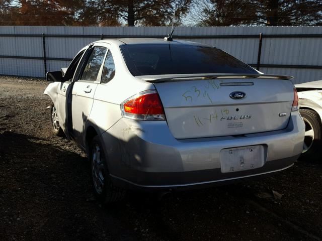 1FAHP36N79W215975 - 2009 FORD FOCUS SES SILVER photo 3