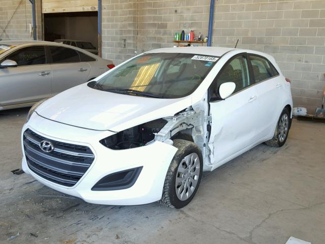 KMHD35LH2GU316957 - 2016 HYUNDAI ELANTRA GT WHITE photo 2