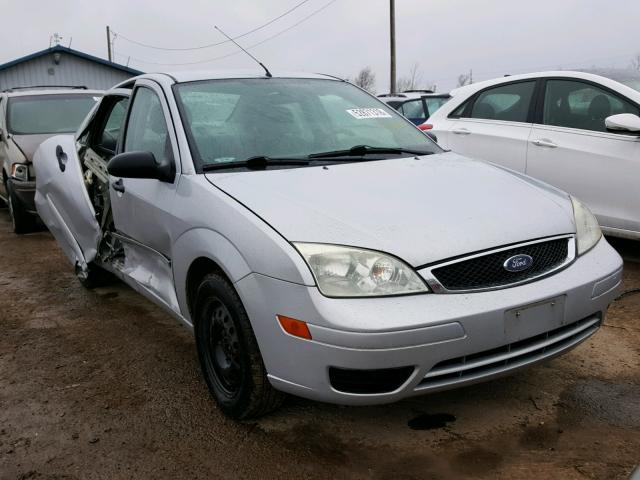 1FAFP34NX5W244746 - 2005 FORD FOCUS ZX4 SILVER photo 1