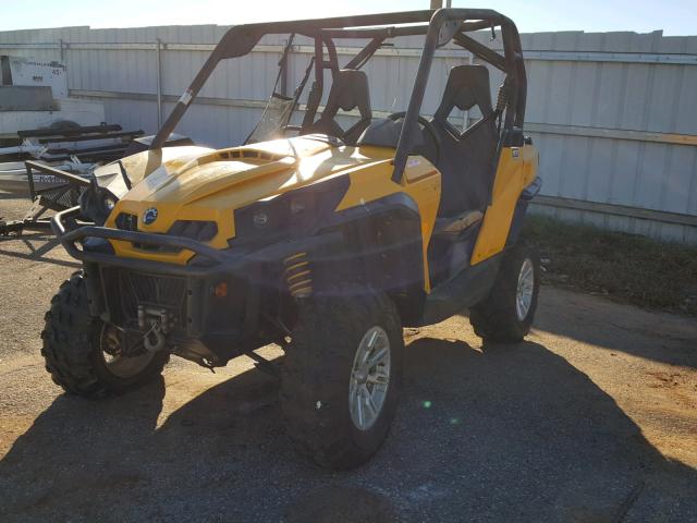 3JBKKCP18CJ001650 - 2012 CAN-AM COMMANDER YELLOW photo 2