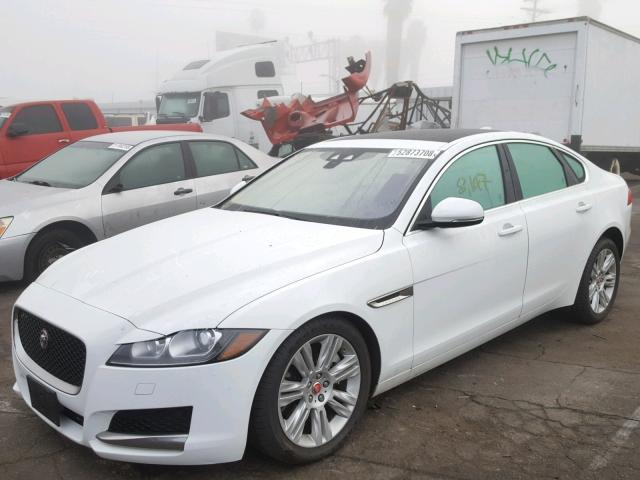 SAJBR4BV1HCY32795 - 2017 JAGUAR XF WHITE photo 2