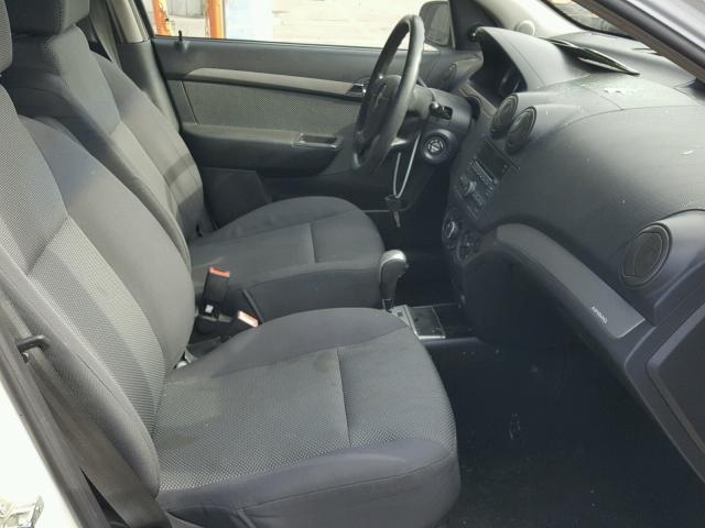KL1TD56E79B300578 - 2009 CHEVROLET AVEO LS WHITE photo 5