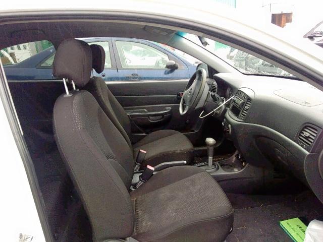 KMHCN35C18U055172 - 2008 HYUNDAI ACCENT BAS WHITE photo 5