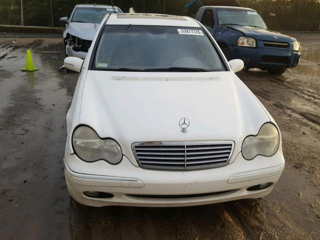 WDBRF61J44E016094 - 2004 MERCEDES-BENZ C 240 WHITE photo 9