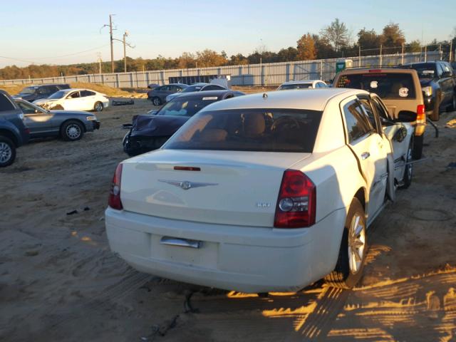 2C3LA43R28H207254 - 2008 CHRYSLER 300 LX WHITE photo 4