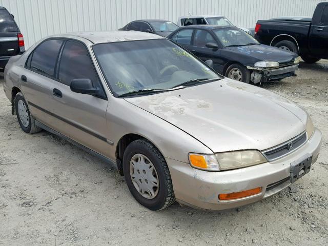 1HGCD5626TA005713 - 1996 HONDA ACCORD DX CREAM photo 1