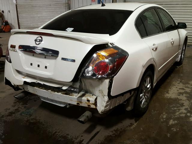 1N4CL2APXBC105258 - 2011 NISSAN ALTIMA HYB WHITE photo 4