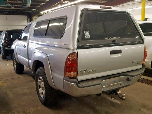 5TENX62N56Z208459 - 2006 TOYOTA TACOMA PRE SILVER photo 3