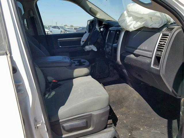 3C6UR5DL9JG282992 - 2018 RAM 2500 SLT 白色 照片 5