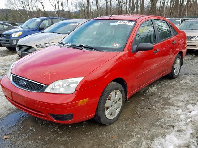 1FAHP34N67W260051 - 2007 FORD FOCUS ZX4 RED photo 2