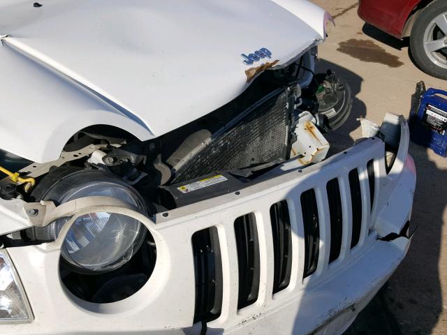 1J8FT47W37D397556 - 2007 JEEP COMPASS WHITE photo 9