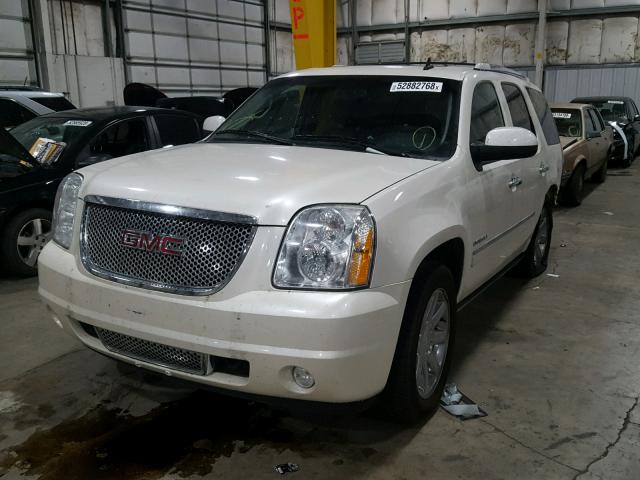 1GKUKEEFXAR165433 - 2010 GMC YUKON DENA WHITE photo 2