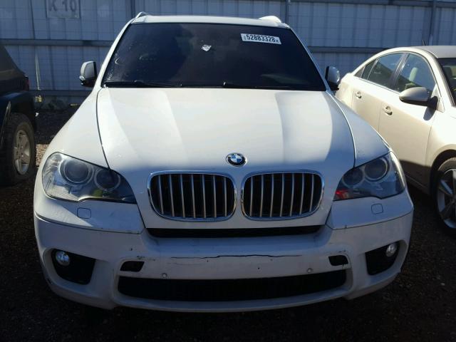 5UXZV8C54D0C16164 - 2013 BMW X5 XDRIVE5 WHITE photo 9