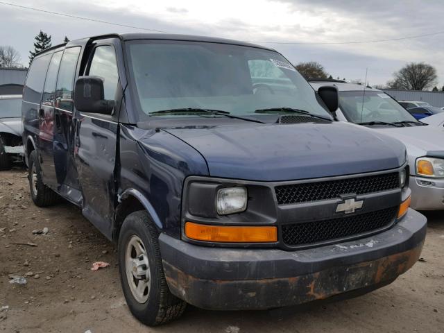 1GCEG15X051172933 - 2005 CHEVROLET EXPRESS G1 BLUE photo 1