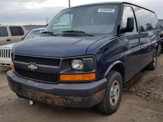 1GCEG15X051172933 - 2005 CHEVROLET EXPRESS G1 BLUE photo 2