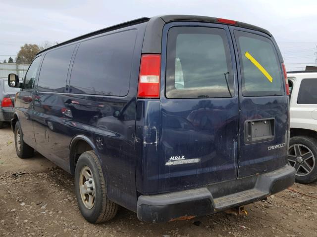 1GCEG15X051172933 - 2005 CHEVROLET EXPRESS G1 BLUE photo 3