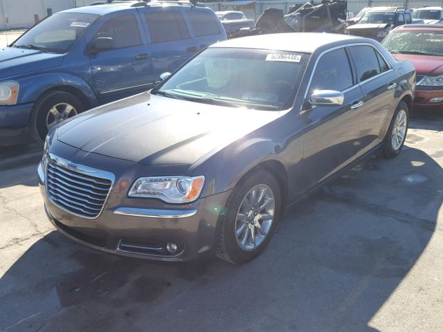 2C3CCAETXEH125107 - 2014 CHRYSLER 300C GRAY photo 2