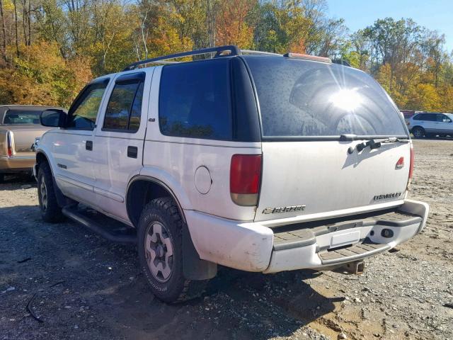 1GNDT13W12K163074 - 2002 CHEVROLET BLAZER WHITE photo 3