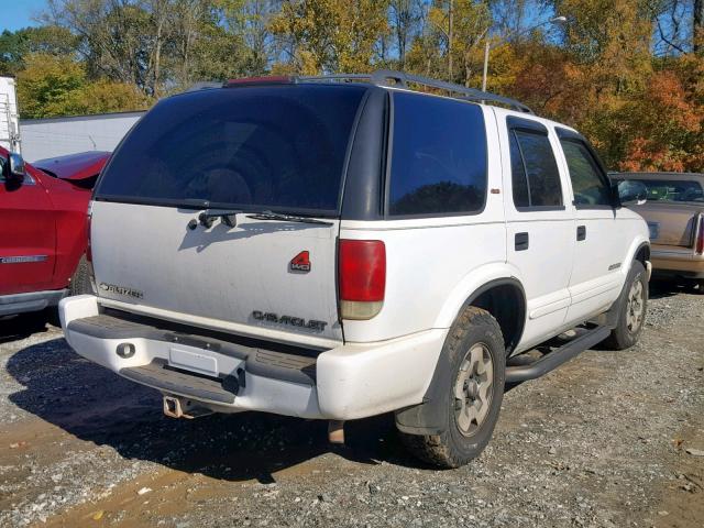 1GNDT13W12K163074 - 2002 CHEVROLET BLAZER WHITE photo 4