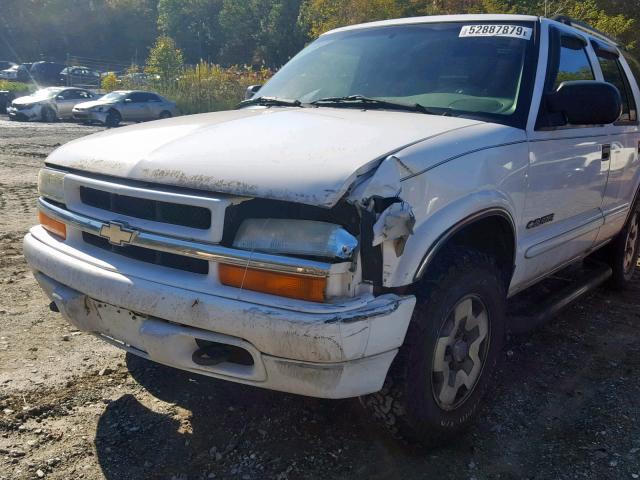 1GNDT13W12K163074 - 2002 CHEVROLET BLAZER WHITE photo 9